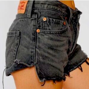 Levi's Women's Y2K Charcoal Distressed Denim Cutoff Shorts womens 26 (Small)